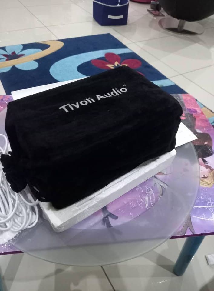 Tivoli Audio Model One Platinum Series Henry Kloss Table Radio - Piano Black & Silver view 4