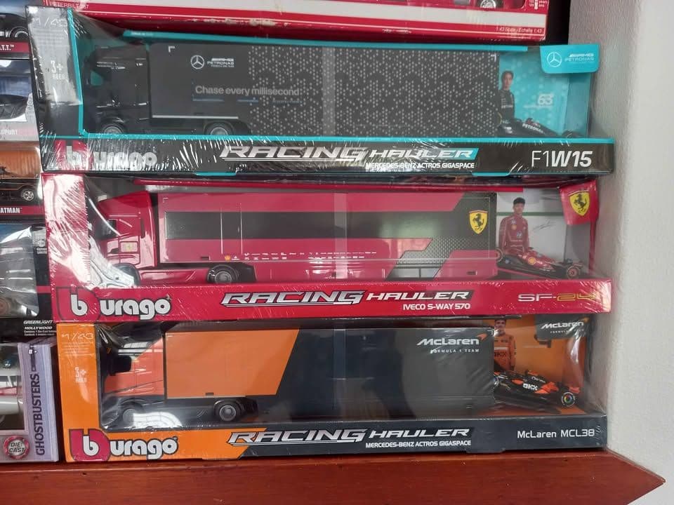 Bburago 1:43 F1 Team Racing Haulers – Ferrari SF-24, Mercedes W15 & McLaren MCL38 Diecast Transporters view 2